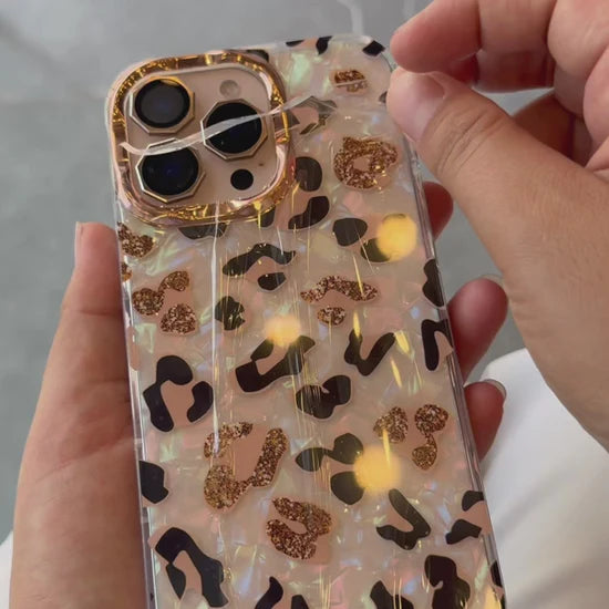✨ Golden Leopard Luxe Case “Fierce Style, Luxe Protection.”
