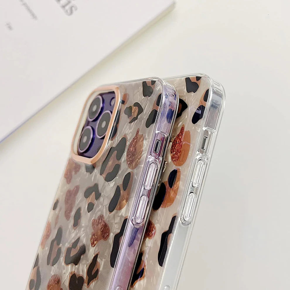 ✨ Golden Leopard Luxe Case “Fierce Style, Luxe Protection.”